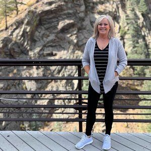 Meet your Posher, Noelle